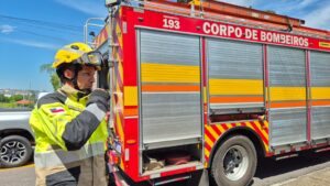 Corpo de Bombeiros realiza simulado de combate a incêndio em área de difícil acesso em Manaus